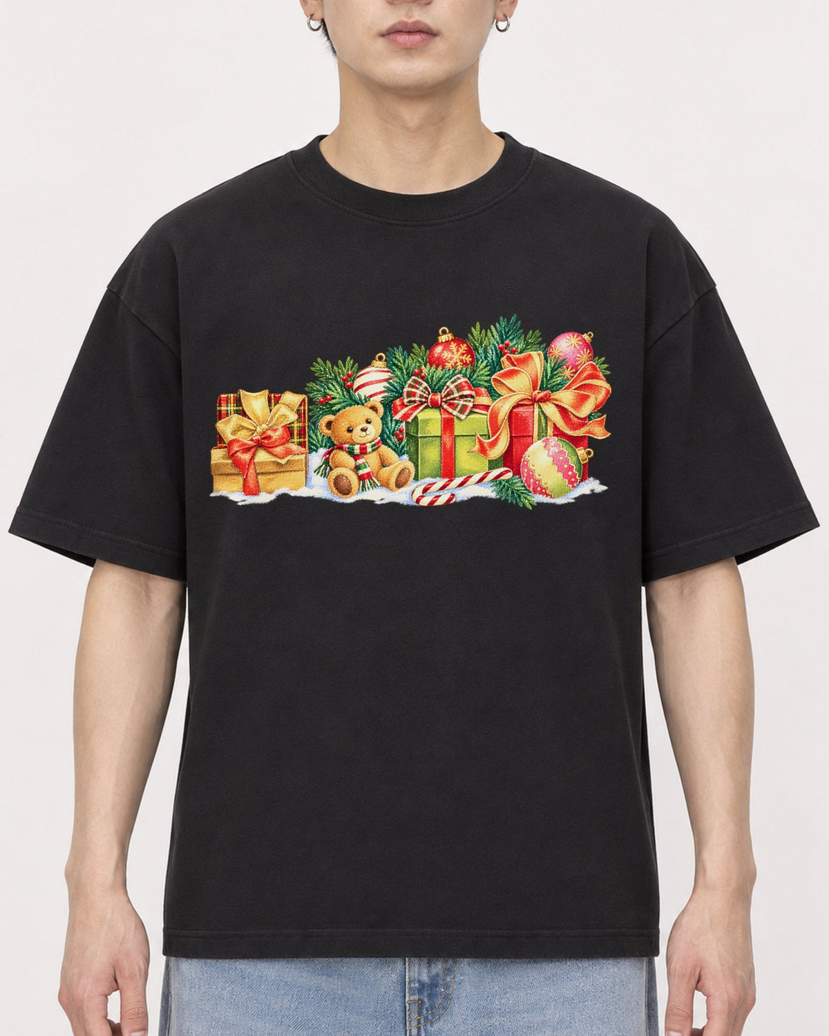 Mockup Boxy Heavyweight Tee Black male close-up 01