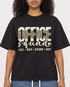 Mockup Boxy Heavyweight Tee Black female close-up 05