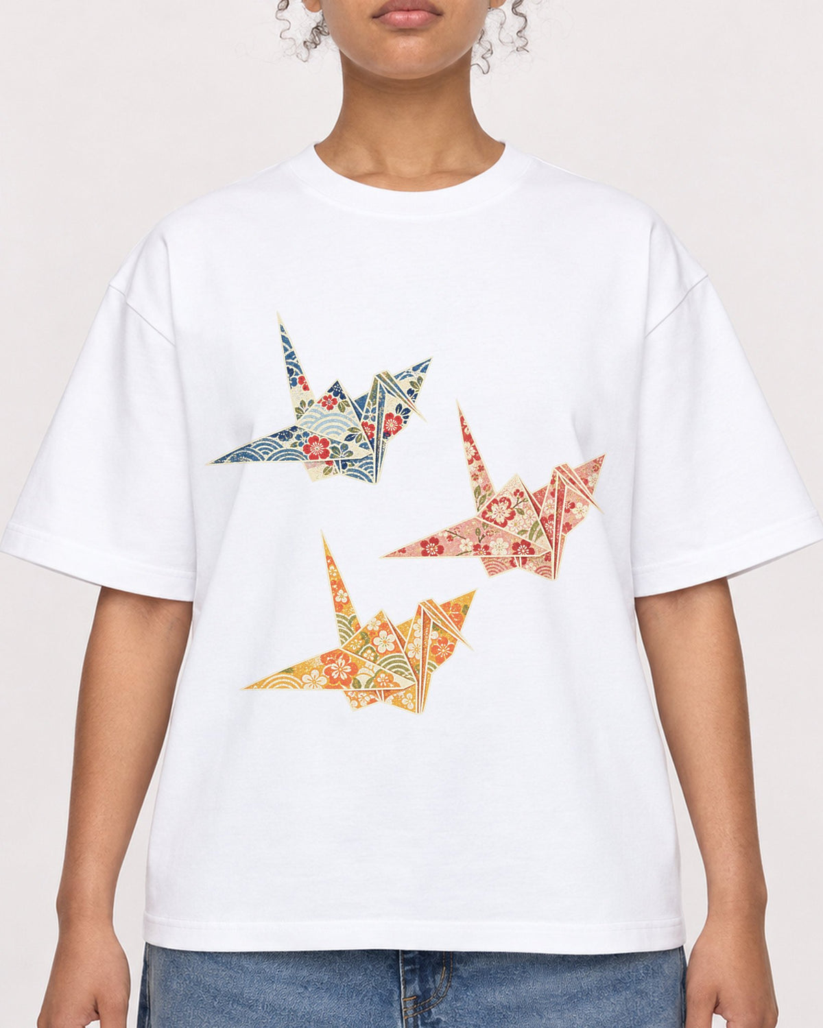 Mockup Boxy Heavyweight Tee White female close-up 20
