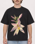 Mockup Boxy Heavyweight Tee Black male close-up 09