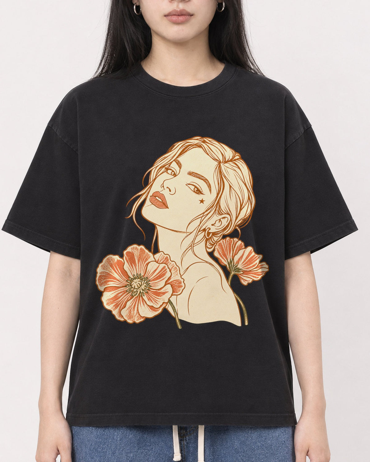 Mockup Boxy Heavyweight Tee Black female close-up 01