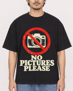 Mockup Boxy Heavyweight Tee Black male close-up 02