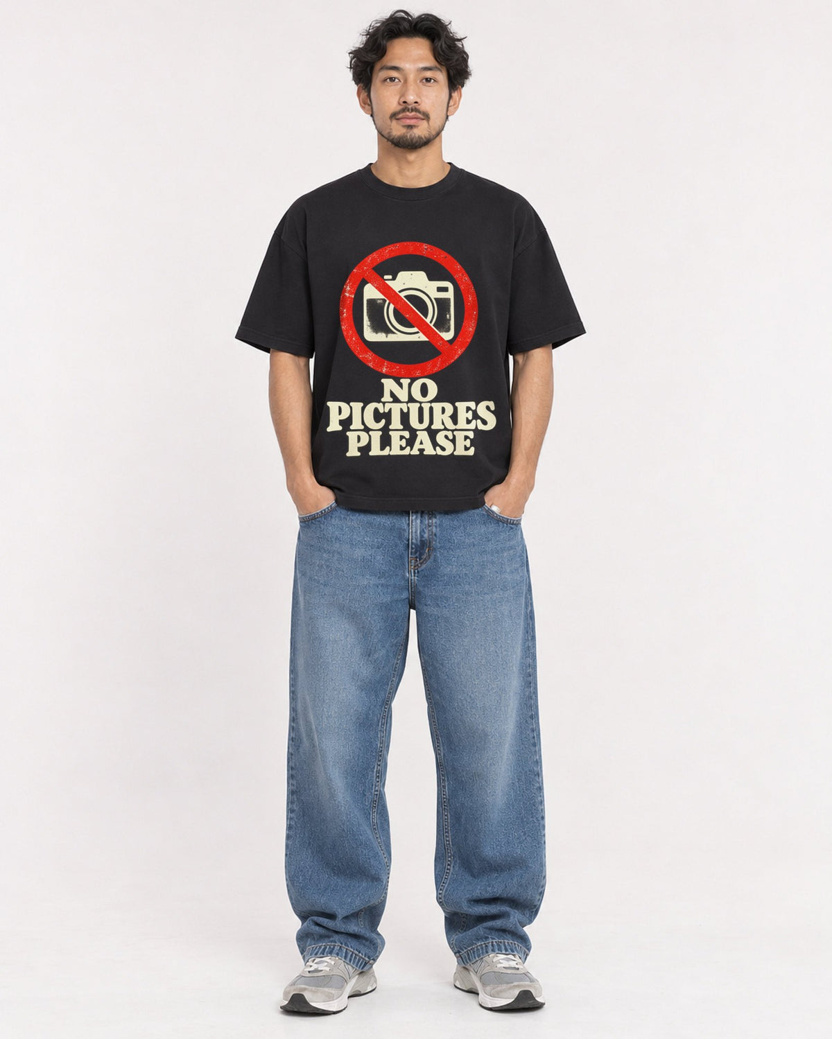 Mockup Boxy Heavyweight Tee Black male full-body 02
