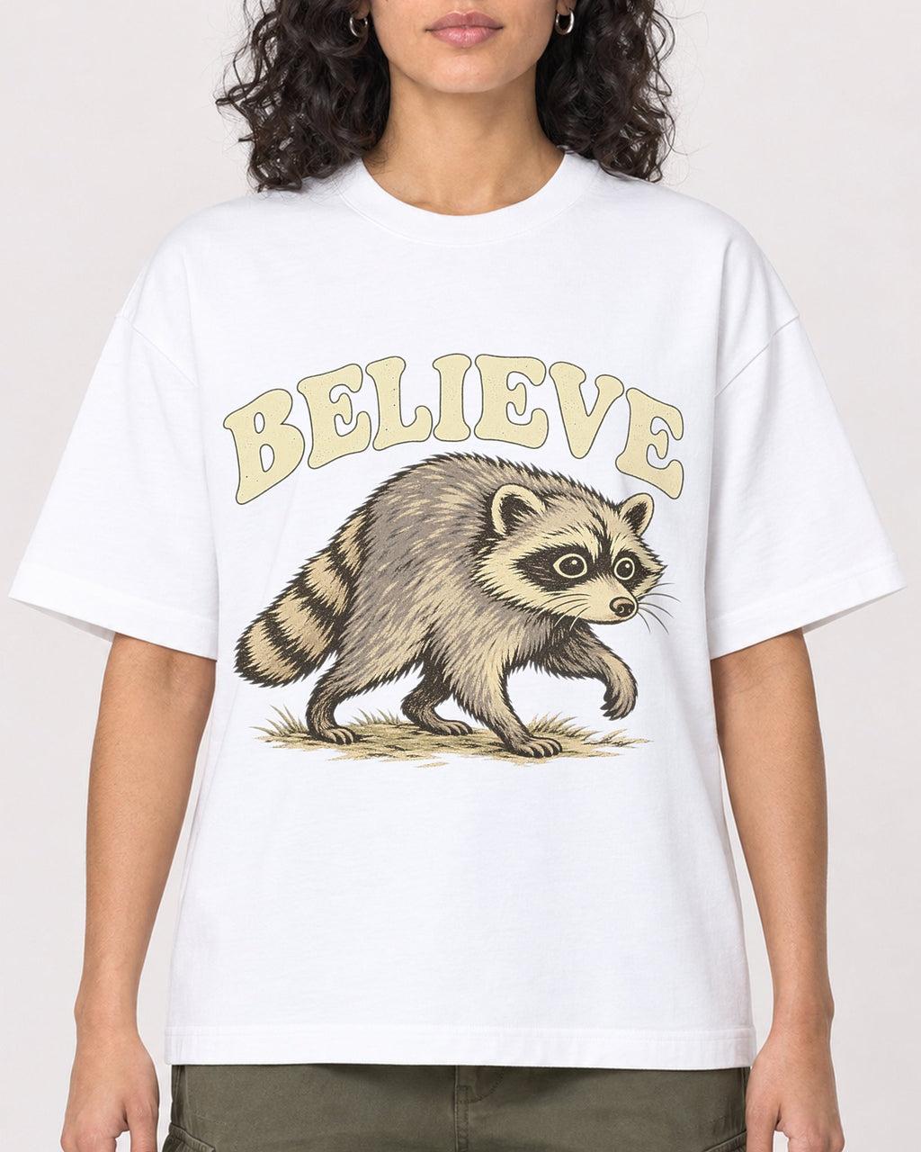 Mockup Boxy Heavyweight Tee White female close-up 27
