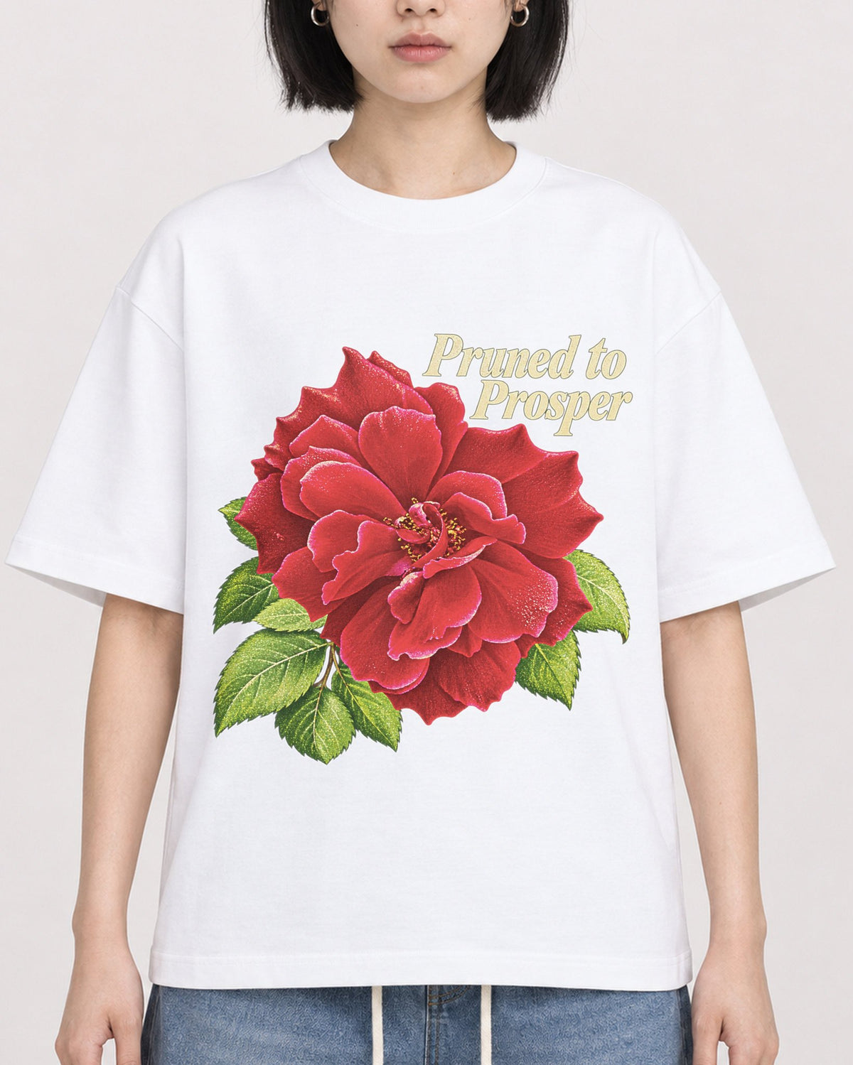 Mockup Boxy Heavyweight Tee White female close-up 11