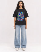 Mockup Boxy Heavyweight Tee Black female full-body 07
