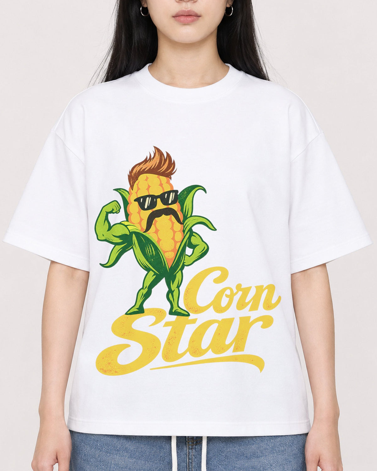 Mockup Boxy Heavyweight Tee White female close-up 01