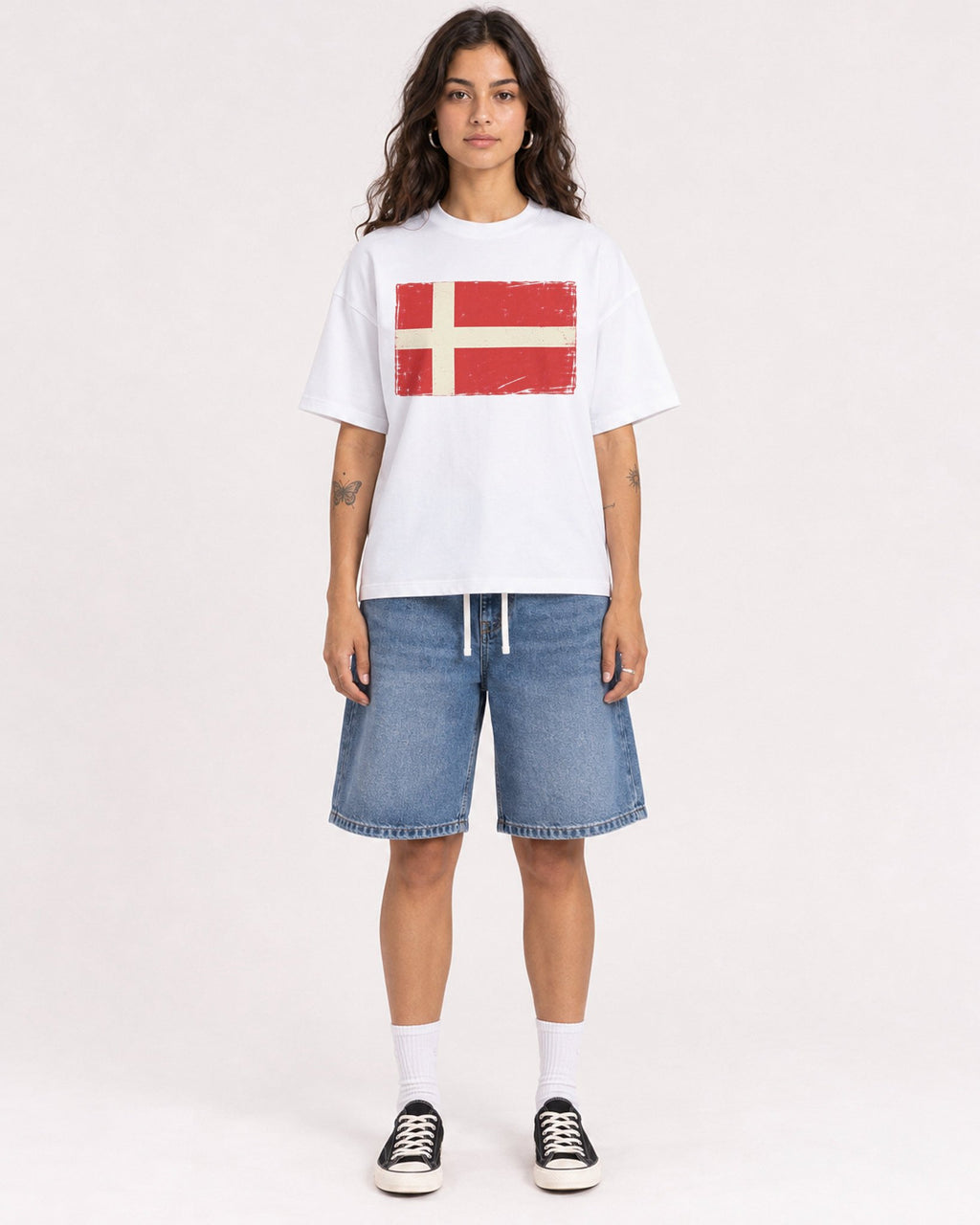 Mockup Boxy Heavyweight Tee White female full-body 06