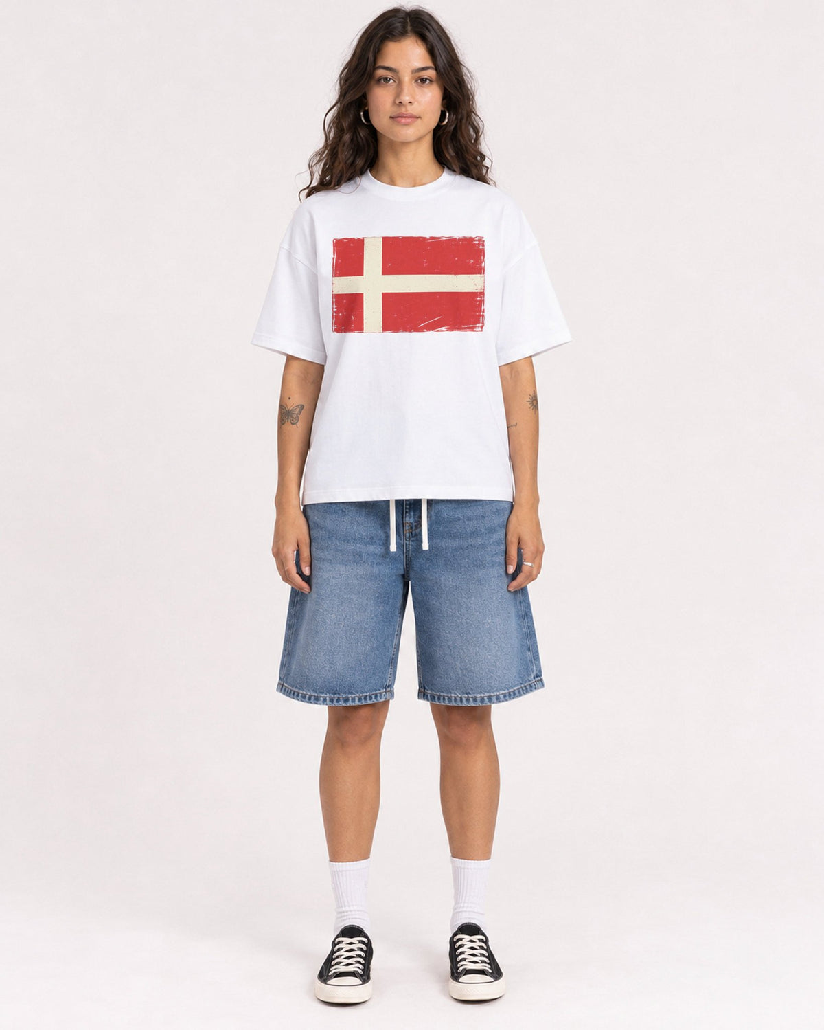 Mockup Boxy Heavyweight Tee White female full-body 06
