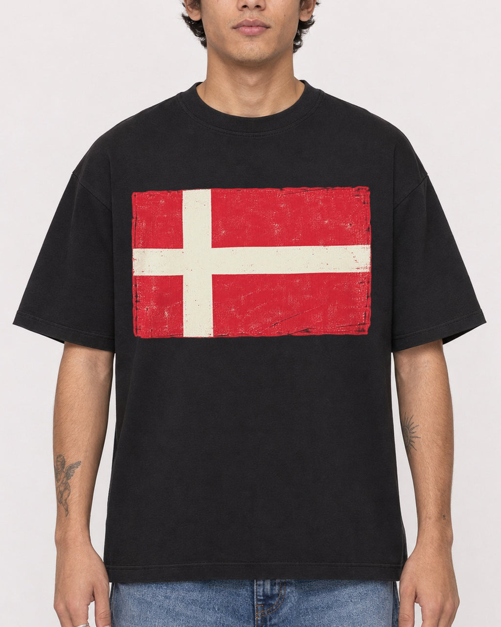 Mockup Boxy Heavyweight Tee Black male close-up 06