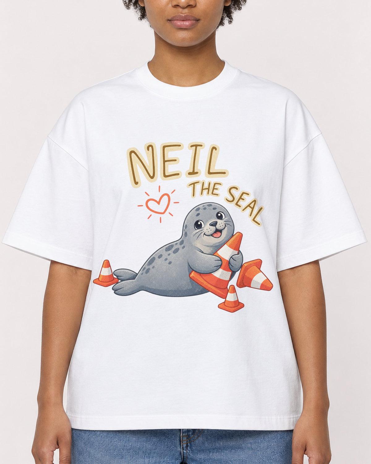Mockup Boxy Heavyweight Tee White female close-up 35