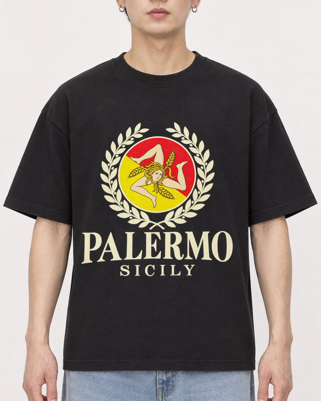 Mockup Boxy Heavyweight Tee Black male close-up 01