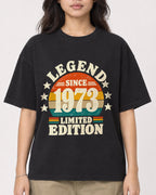 Mockup Boxy Heavyweight Tee Black female close-up 02