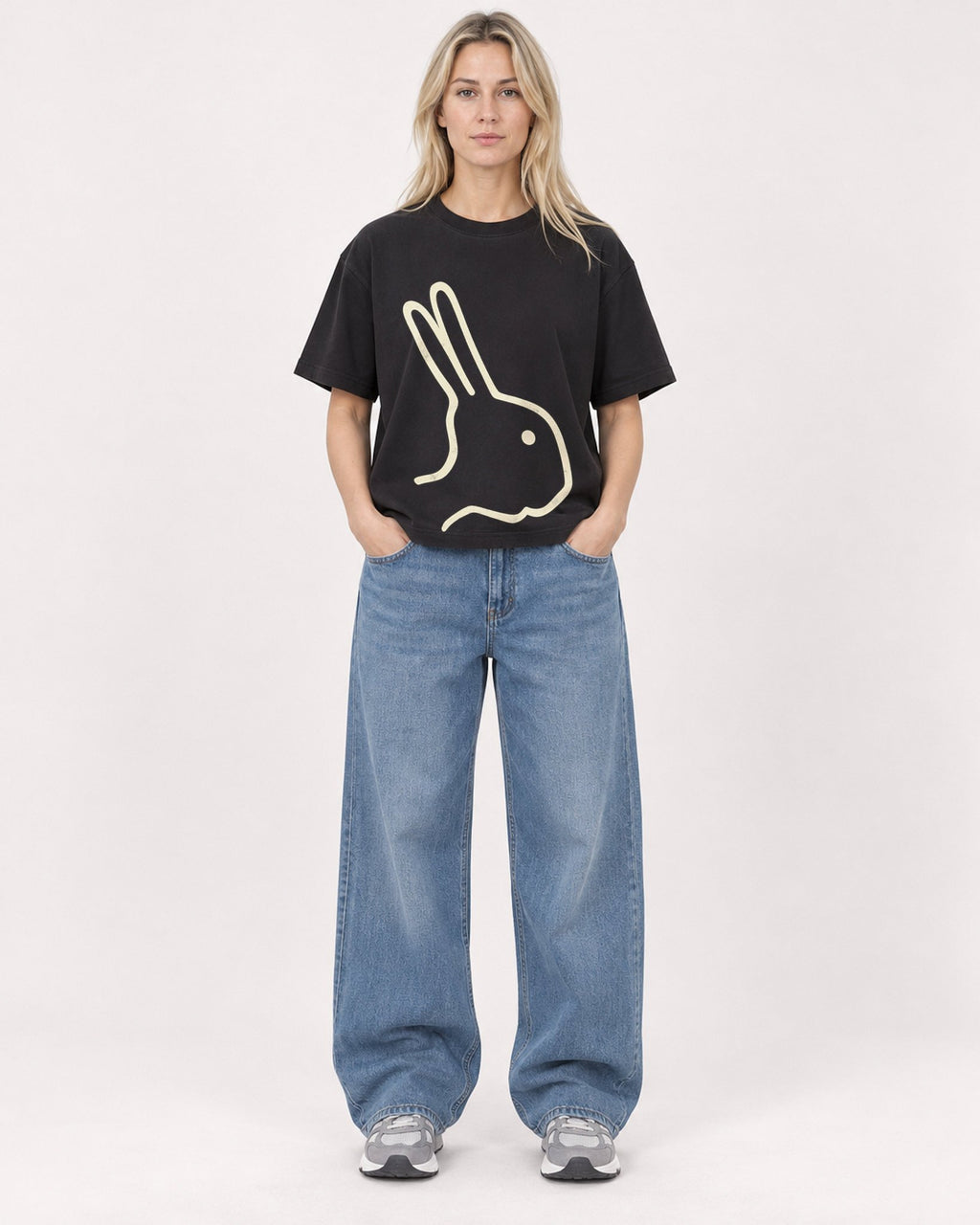 Mockup Boxy Heavyweight Tee Black female full-body 08