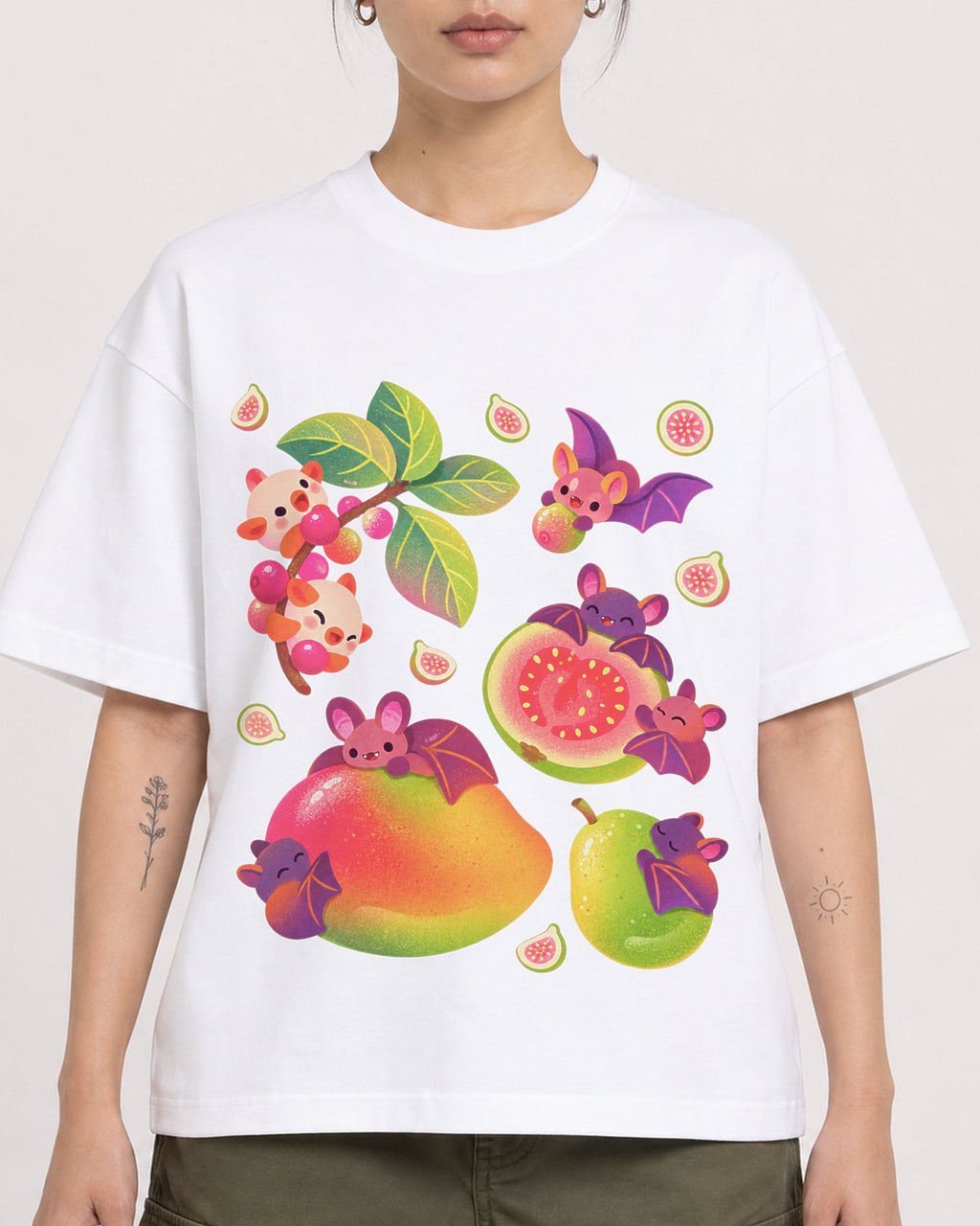 Mockup Boxy Heavyweight Tee White female close-up 12