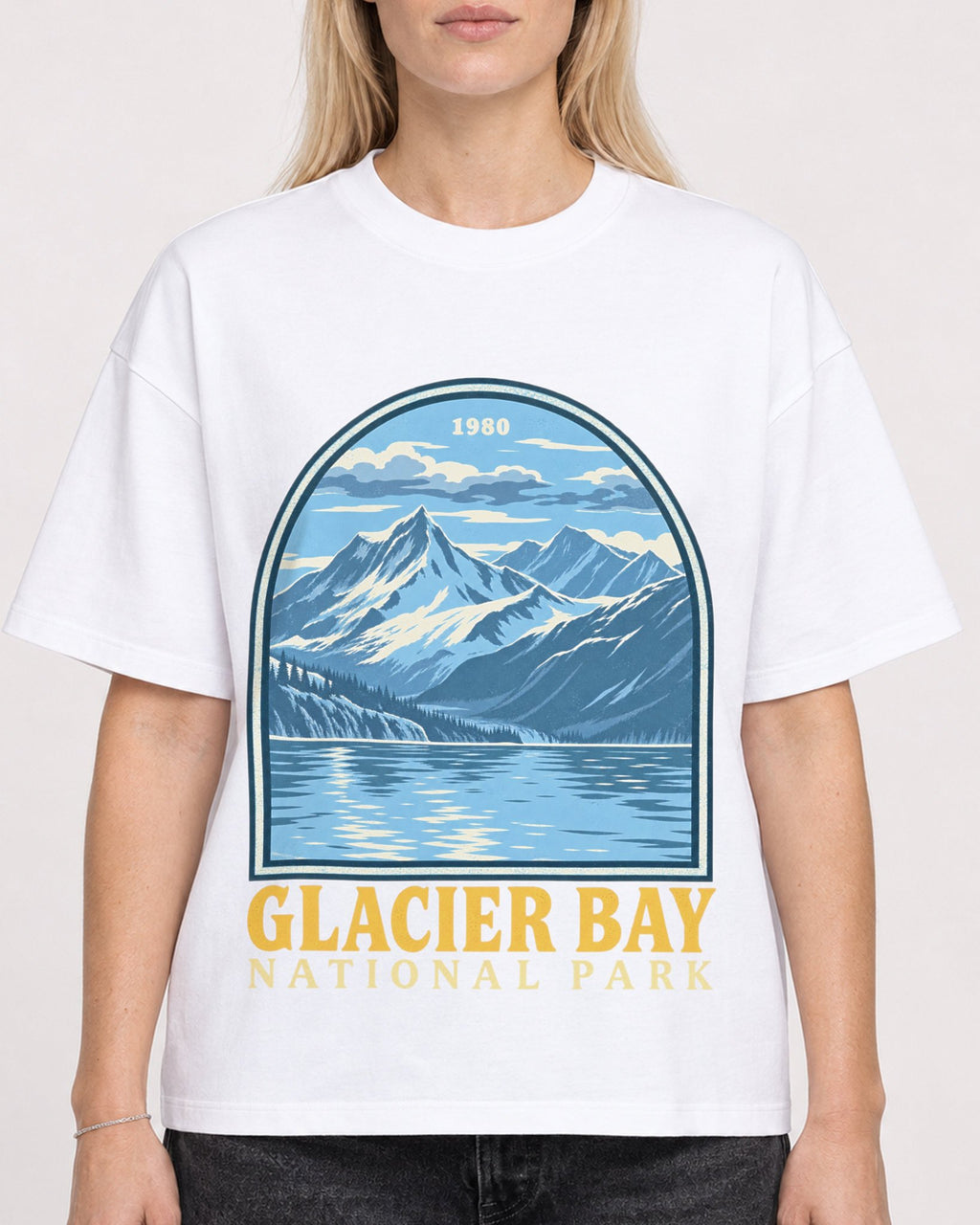 Mockup Boxy Heavyweight Tee White female close-up 08
