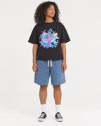 Mockup Boxy Heavyweight Tee Black female full-body 05