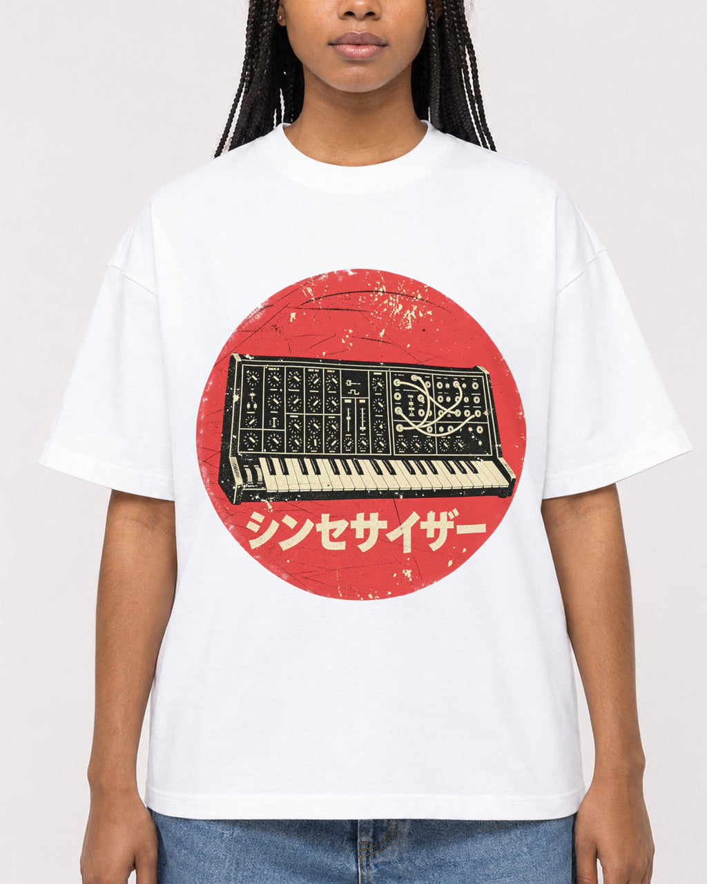Mockup Boxy Heavyweight Tee White female close-up 45
