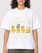 Mockup Boxy Heavyweight Tee White female close-up 27