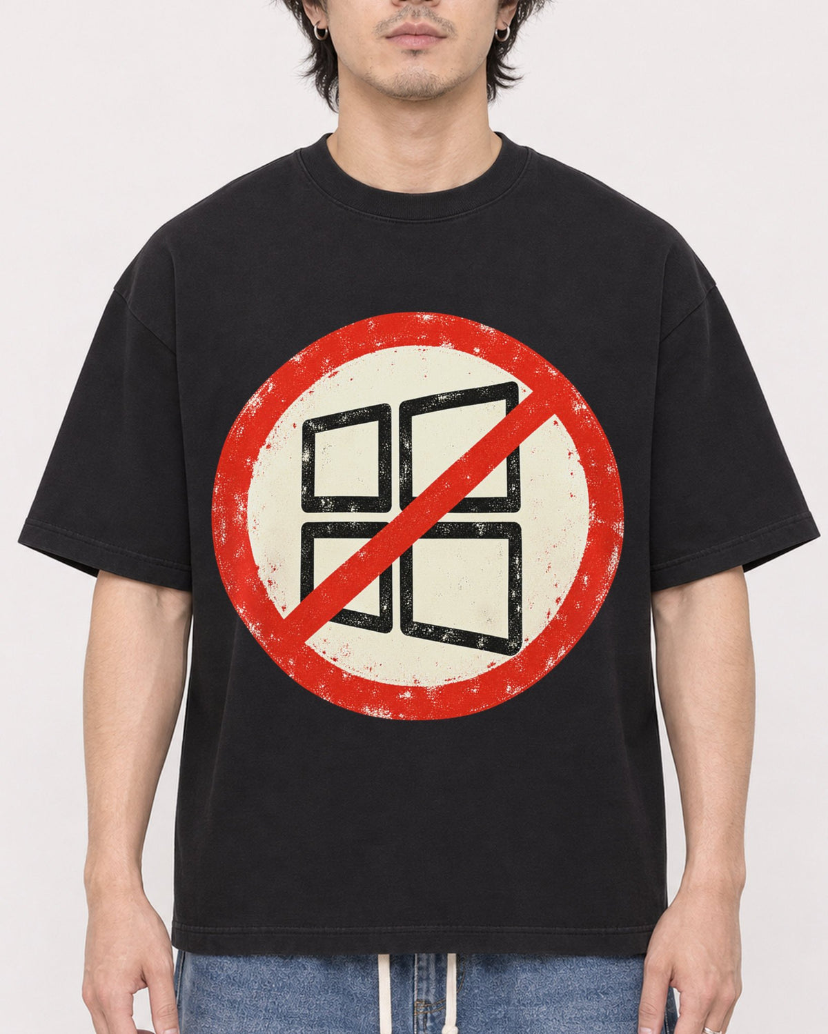 Mockup Boxy Heavyweight Tee Black male close-up 03