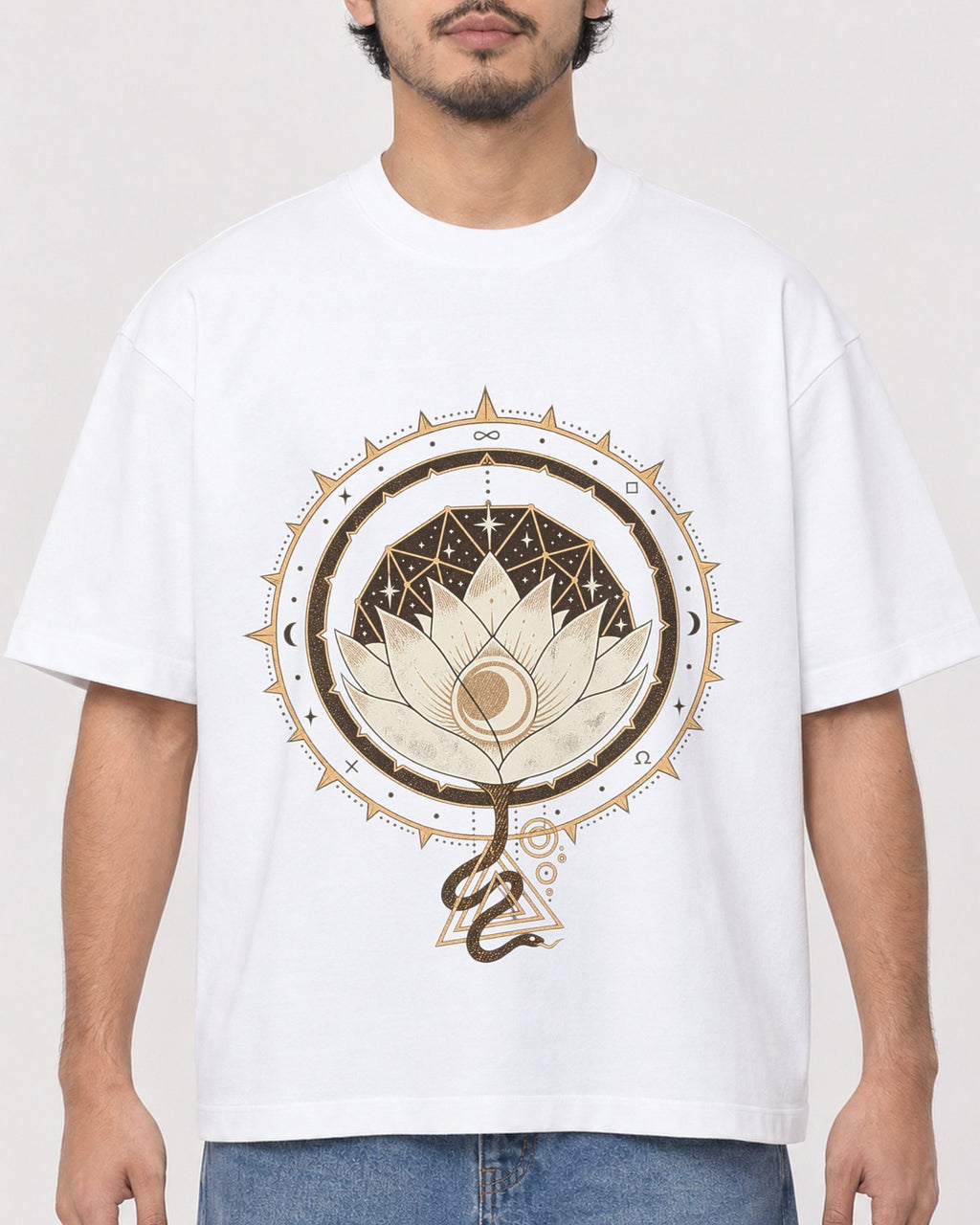 Mockup Boxy Heavyweight Tee White male close-up 02