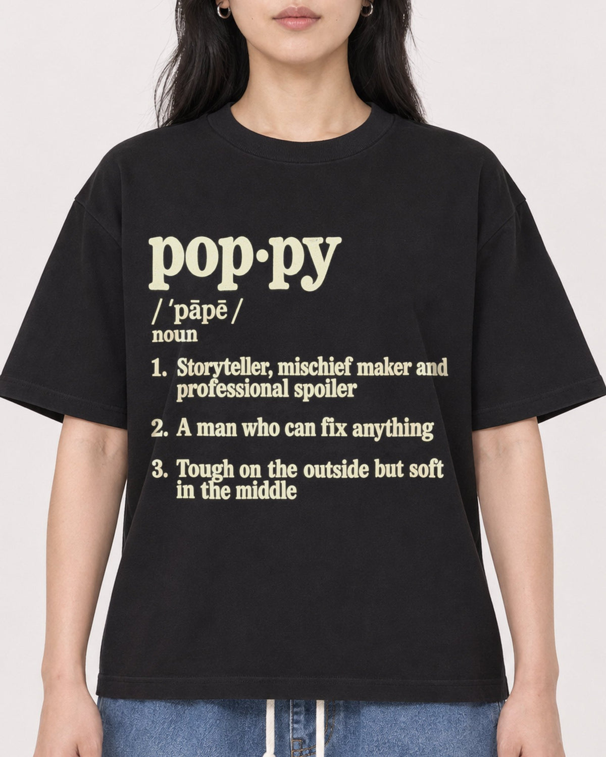 Mockup Boxy Heavyweight Tee Black female close-up 13