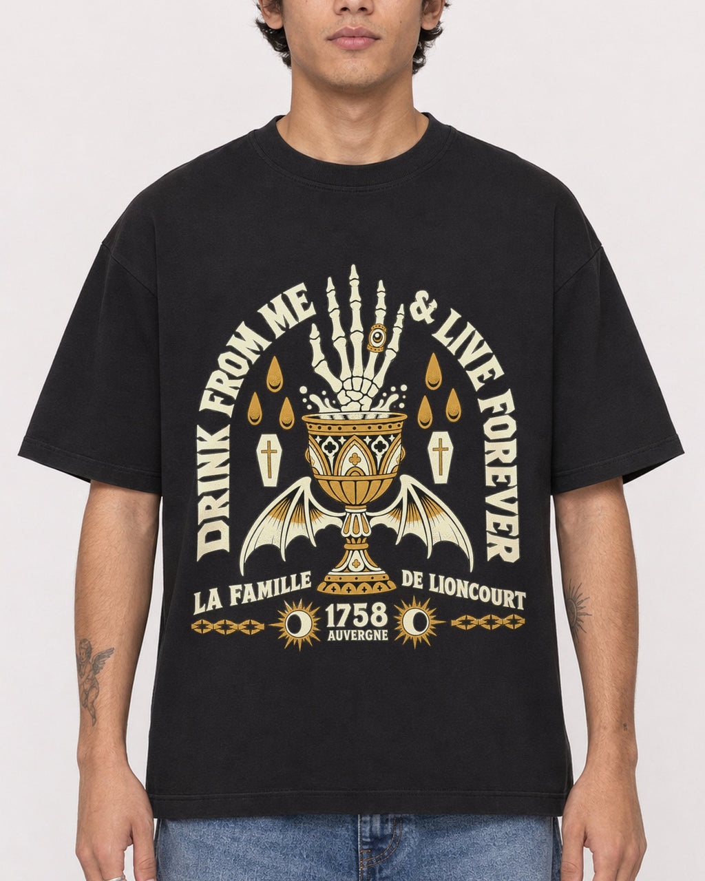 Mockup Boxy Heavyweight Tee Black male close-up 06