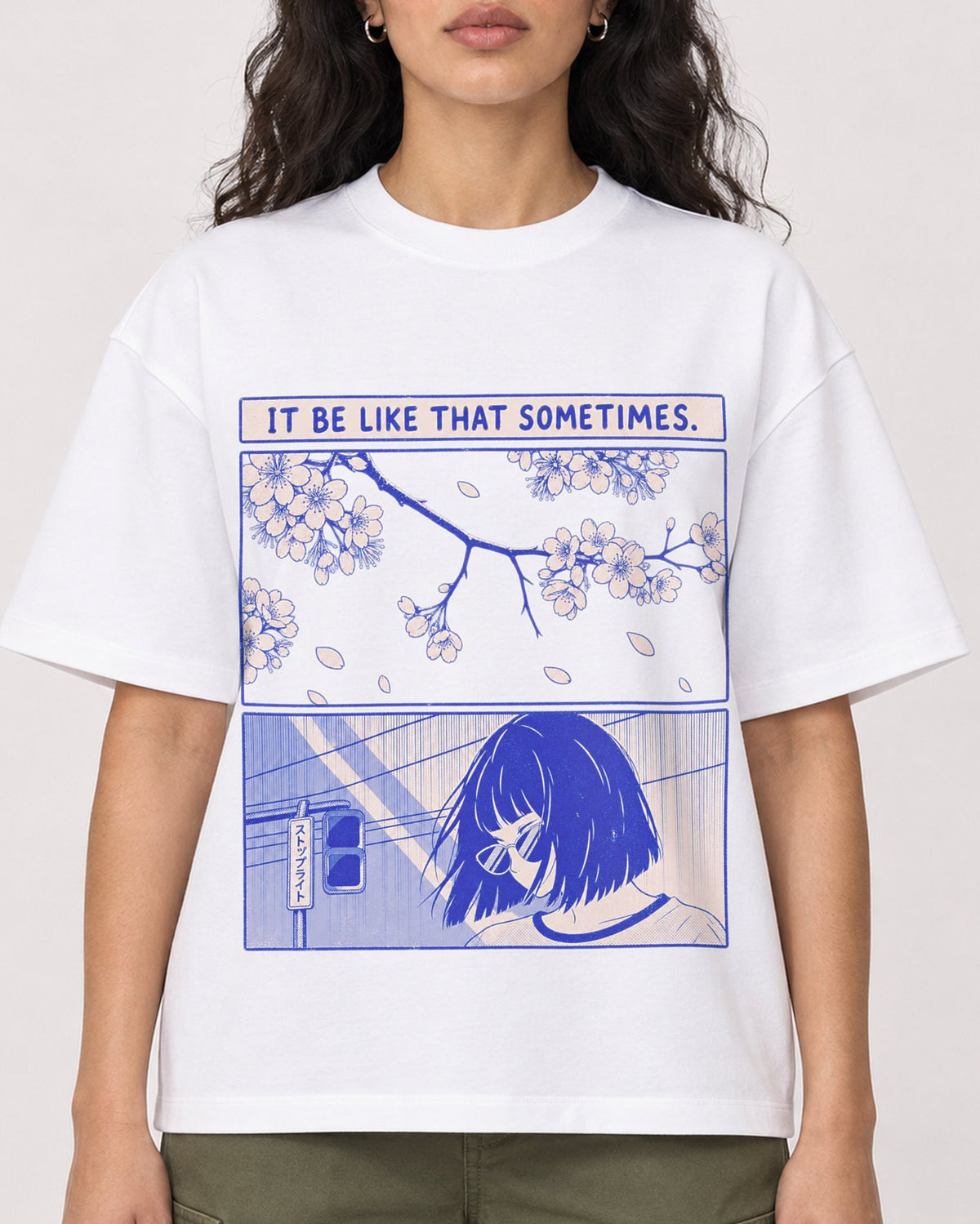 Mockup Boxy Heavyweight Tee White female close-up 07