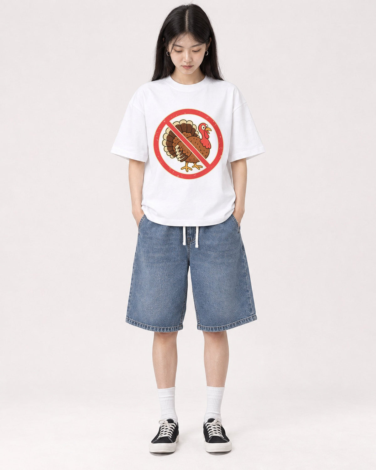 Mockup Boxy Heavyweight Tee White female full-body 01