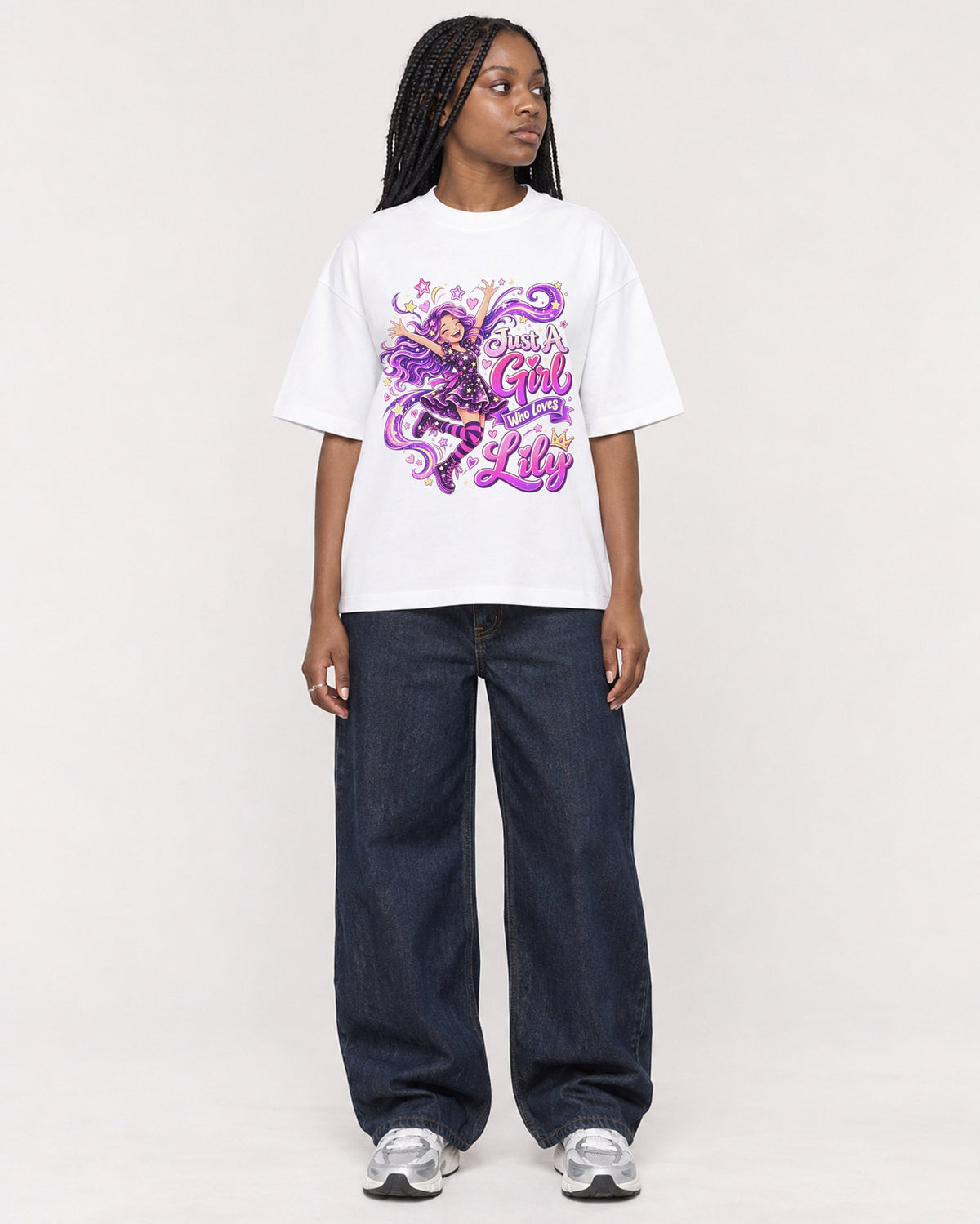 Mockup Boxy Heavyweight Tee White female full-body 04