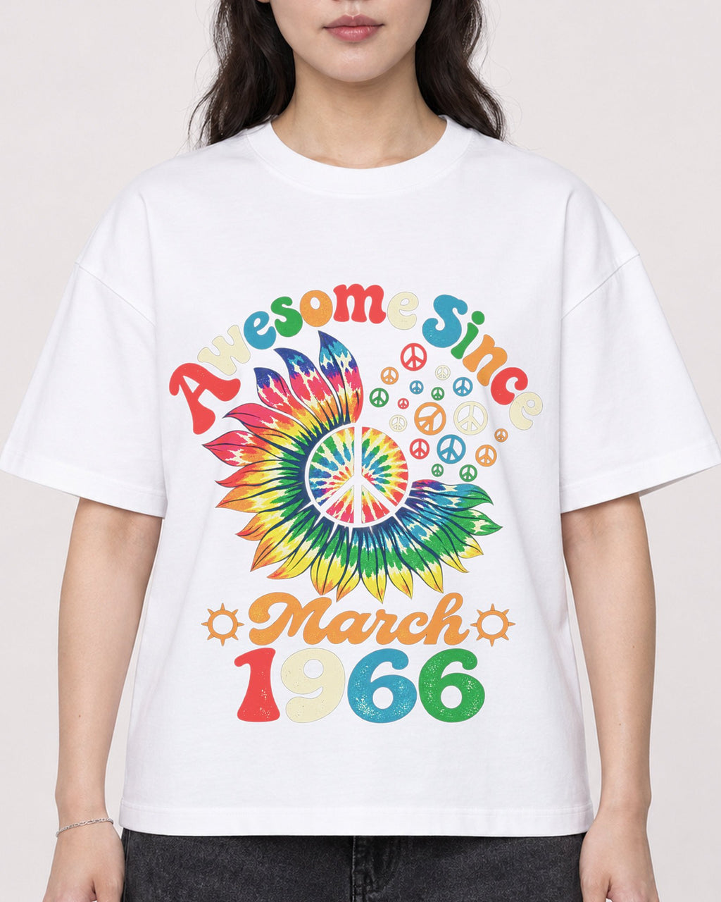 Mockup Boxy Heavyweight Tee White female close-up 03