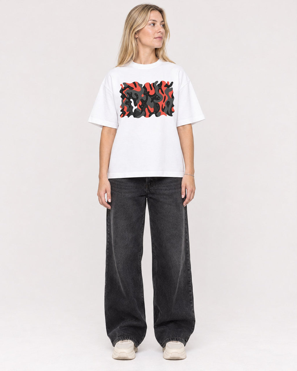 Mockup Boxy Heavyweight Tee White female full-body 08