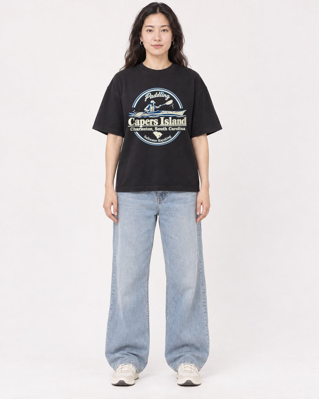 Mockup Boxy Heavyweight Tee Black female full-body 03