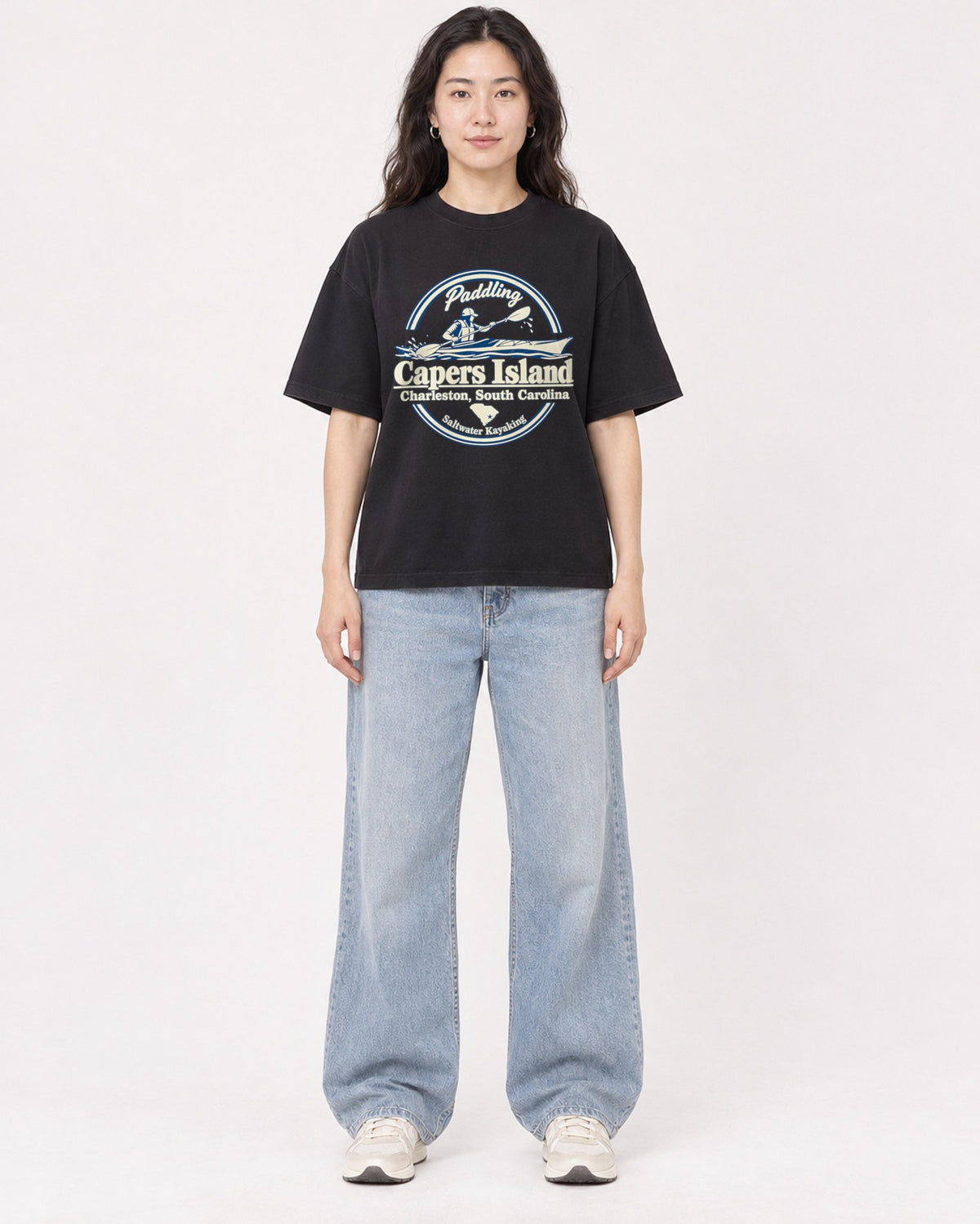 Mockup Boxy Heavyweight Tee Black female full-body 03