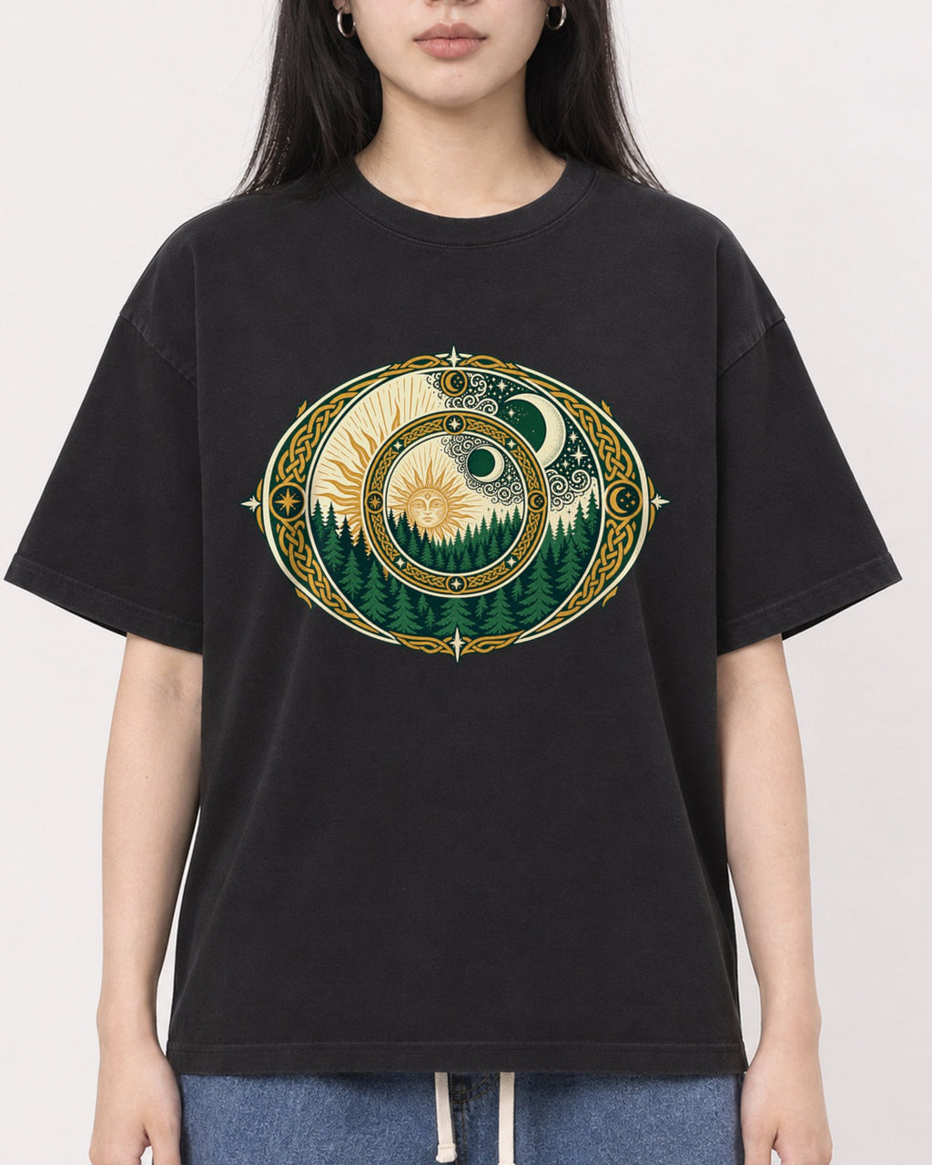 Mockup Boxy Heavyweight Tee Black female close-up 01