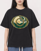 Mockup Boxy Heavyweight Tee Black female close-up 01