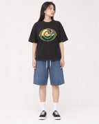 Mockup Boxy Heavyweight Tee Black female full-body 01