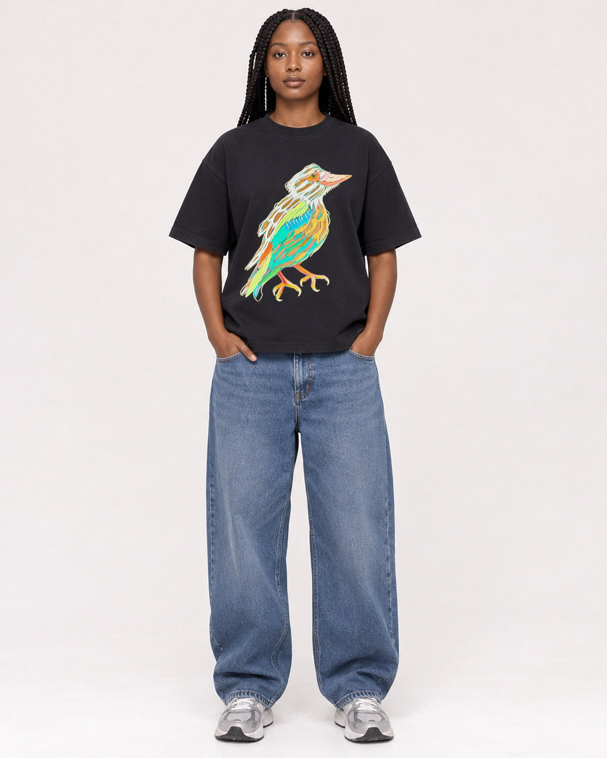 Mockup Boxy Heavyweight Tee Black female full-body 04