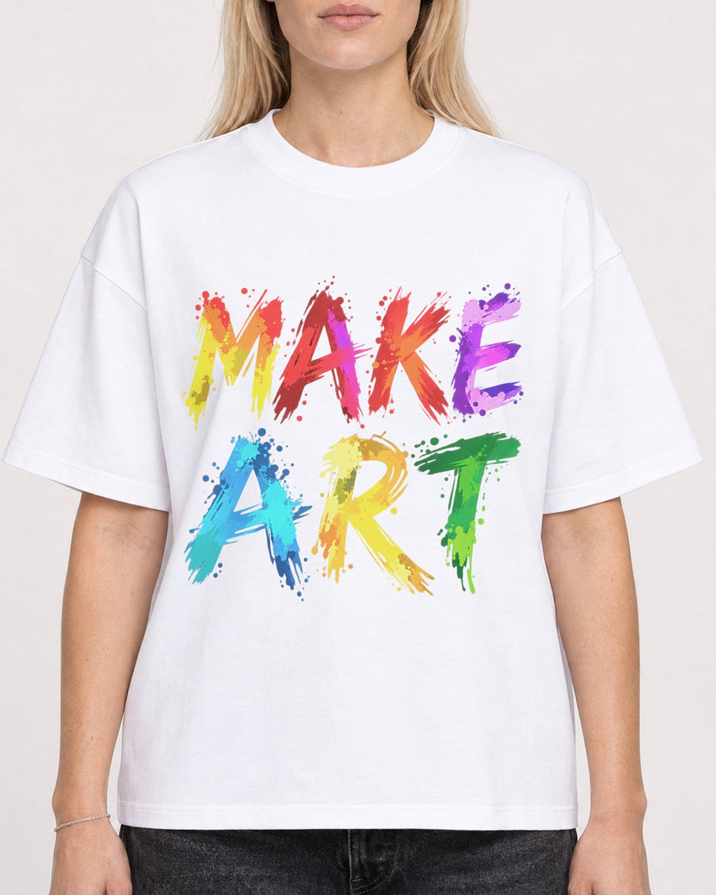 Mockup Boxy Heavyweight Tee White female close-up 08
