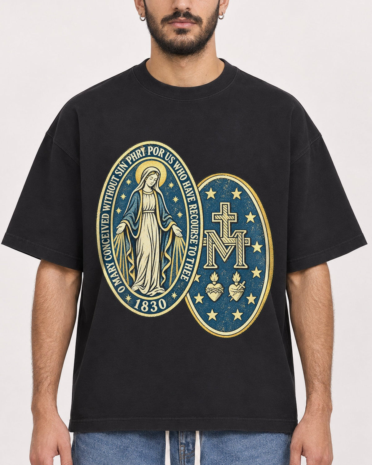 Mockup Boxy Heavyweight Tee Black male close-up 07