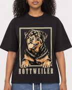 Mockup Boxy Heavyweight Tee Black female close-up 05