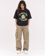 Mockup Boxy Heavyweight Tee Black female full-body 02