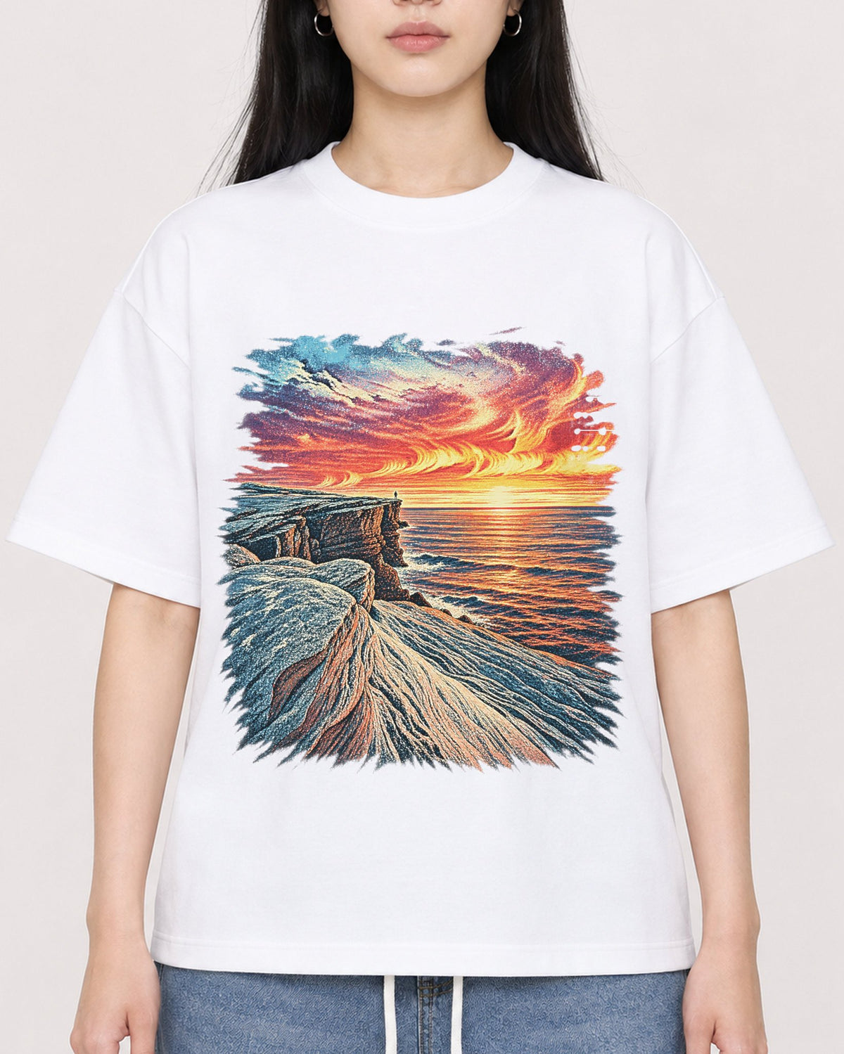 Mockup Boxy Heavyweight Tee White female close-up 01