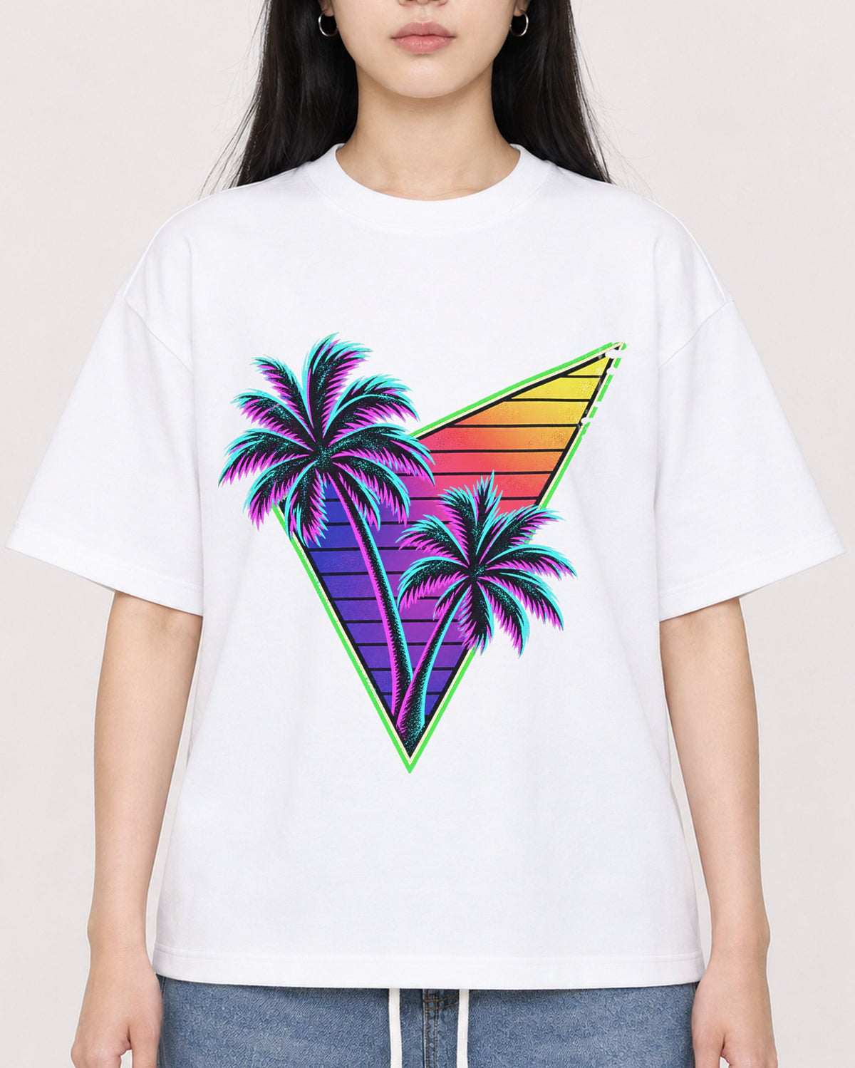 Mockup Boxy Heavyweight Tee White female close-up 01