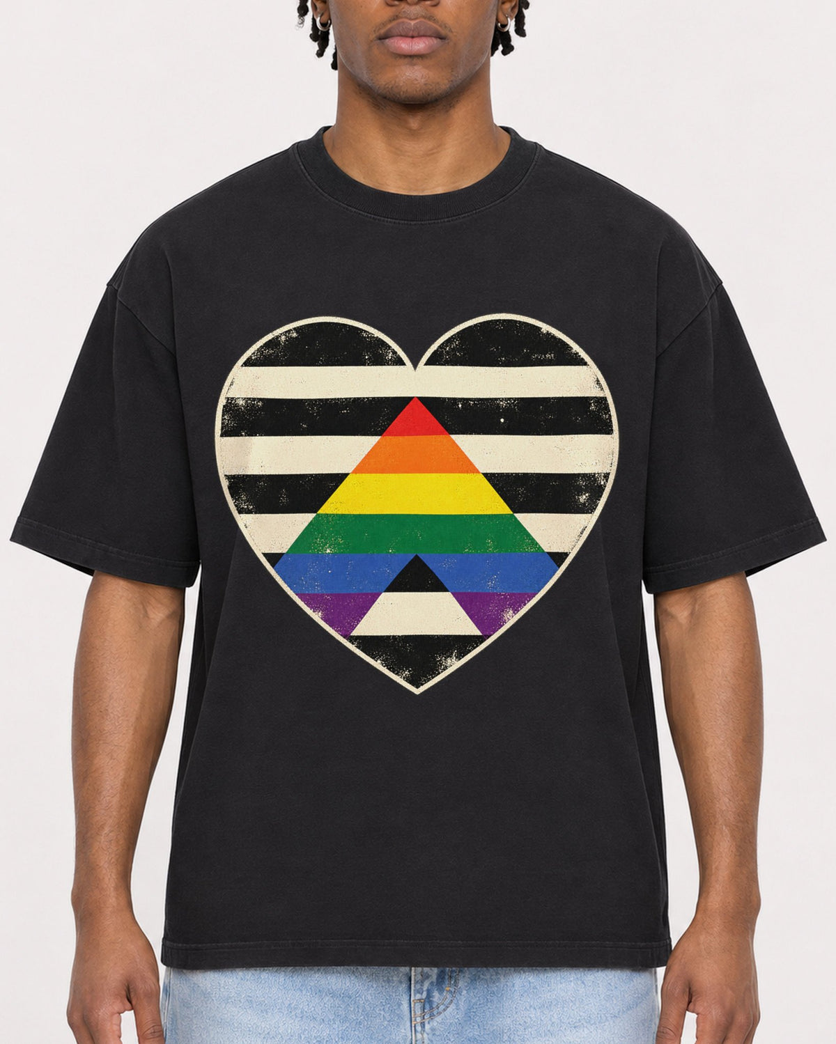 Mockup Boxy Heavyweight Tee Black male close-up 05