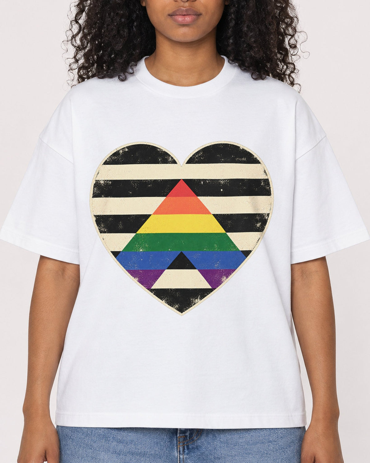 Mockup Boxy Heavyweight Tee White female close-up 05