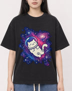 Mockup Boxy Heavyweight Tee Black female close-up 01