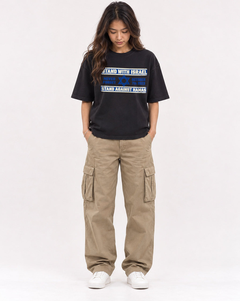 Mockup Boxy Heavyweight Tee Black female full-body 02