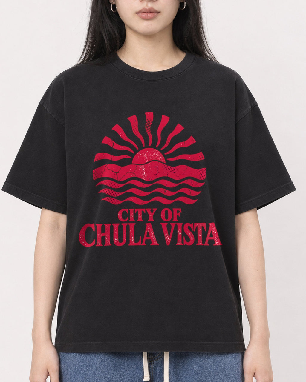 Mockup Boxy Heavyweight Tee Black female close-up 01