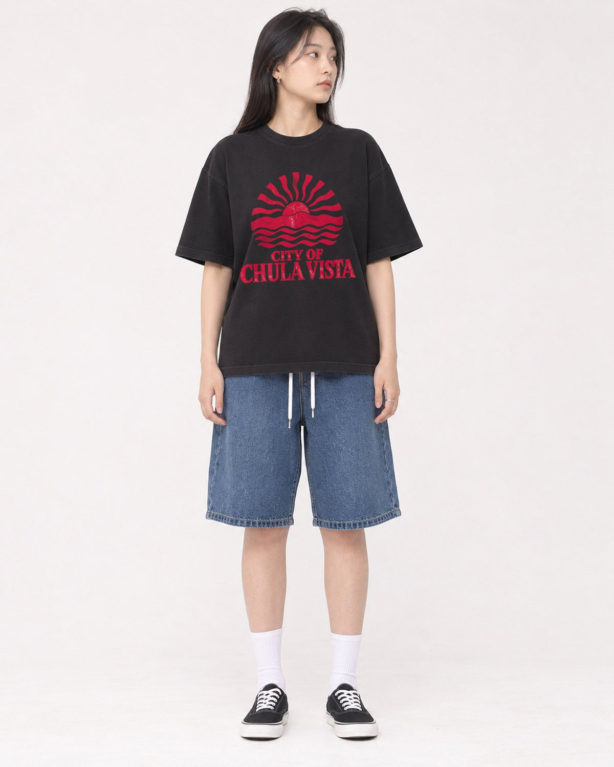 Mockup Boxy Heavyweight Tee Black female full-body 01